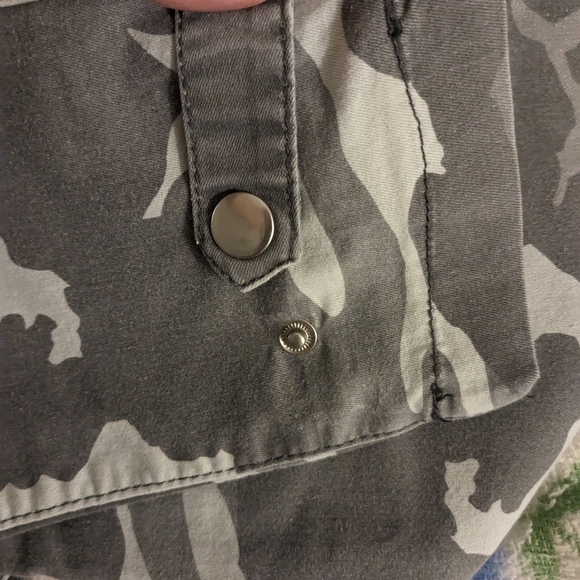 VIP JEANS - Picture 2 of 6